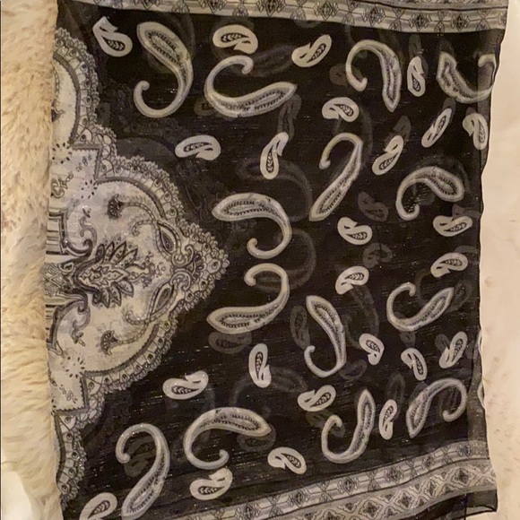 Buffalo Scarf - Picture 4 of 7